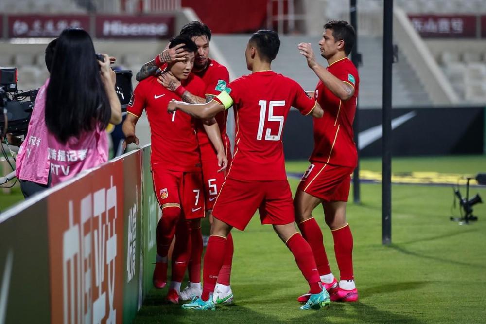  奥斯纳布鲁克团队足球典范，全员发力拿下宝贵三分